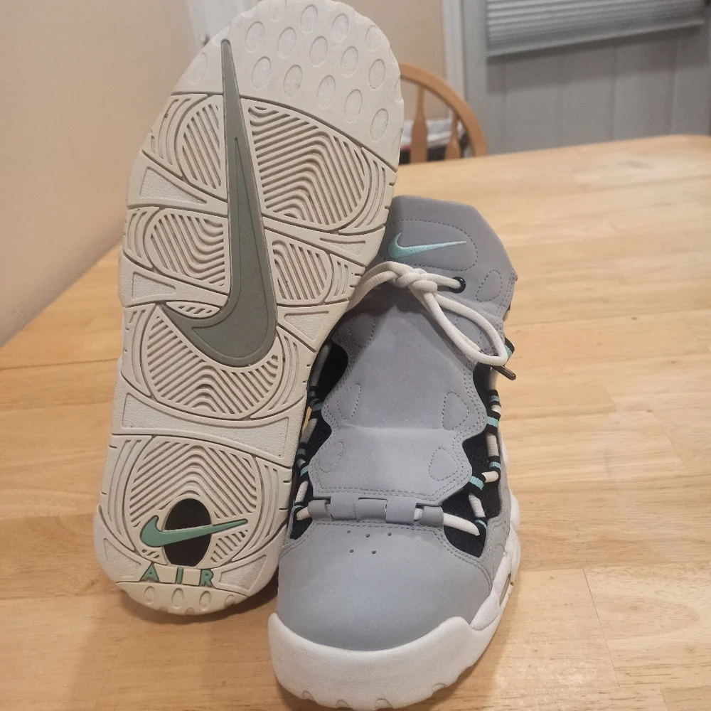Nike Air More Money Island Green Wolf Grey size 10 - Picture 4 of 13